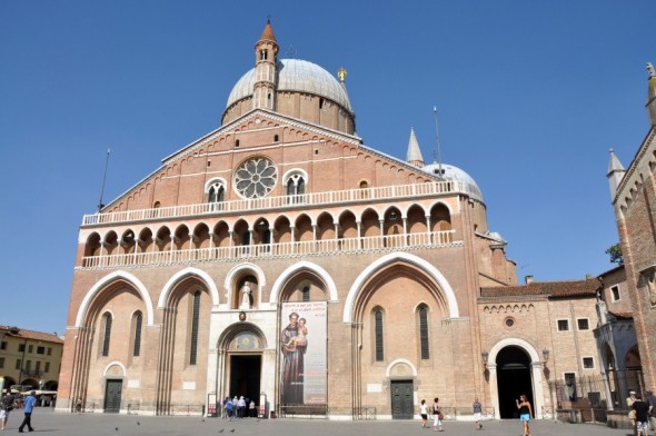 BASILICA DE SAN ANTONIO DE PADUA