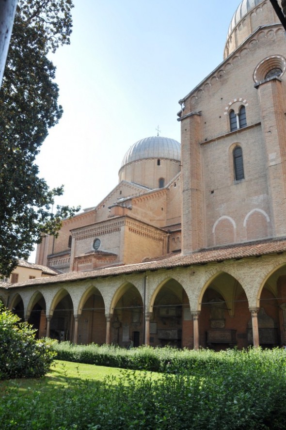 BASILICA DE SAN ANTONIO DE PADUA