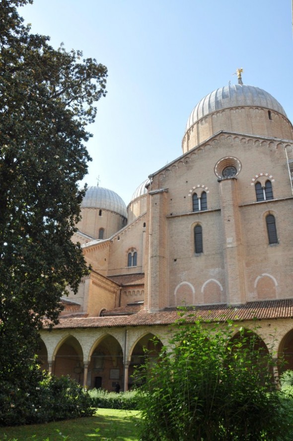 BASILICA DE SAN ANTONIO DE PADUA