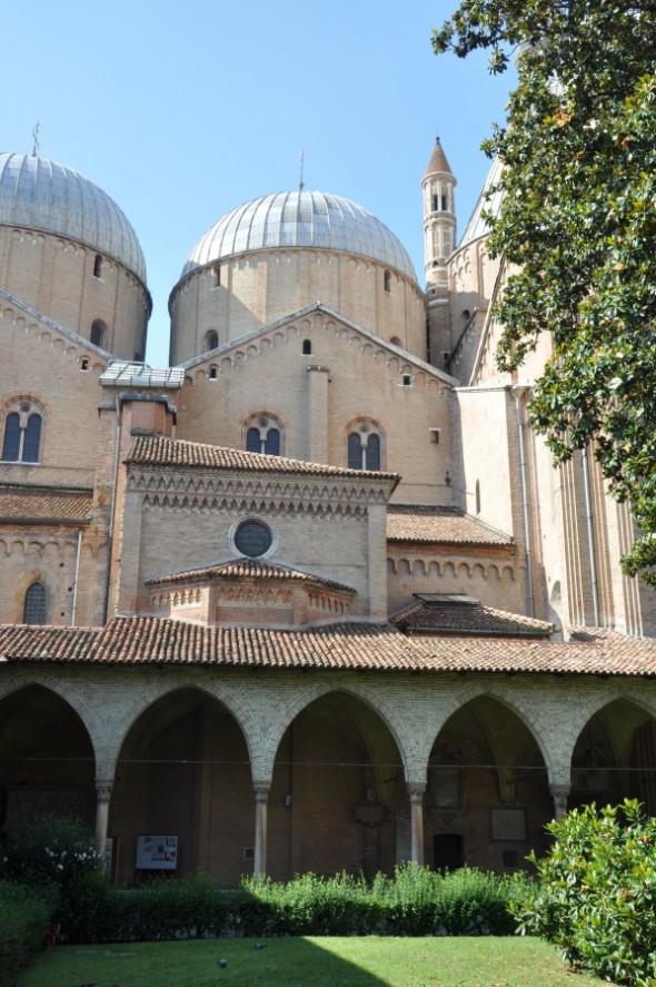 BASILICA DE SAN ANTONIO DE PADUA