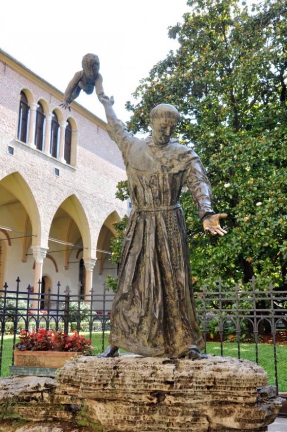 BASILICA DE SAN ANTONIO DE PADUA