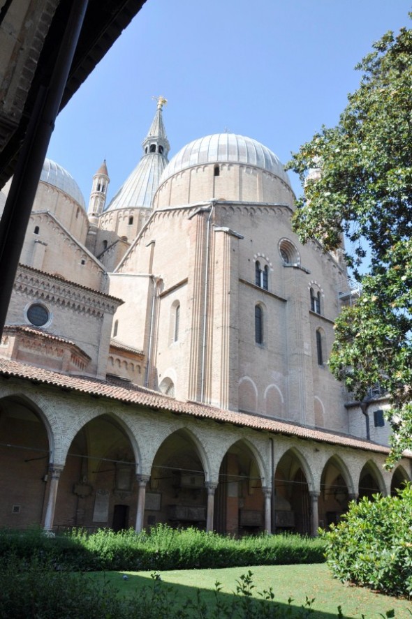 BASILICA DE SAN ANTONIO DE PADUA