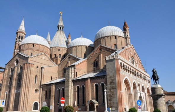 BASILICA DE SAN ANTONIO DE PADUA