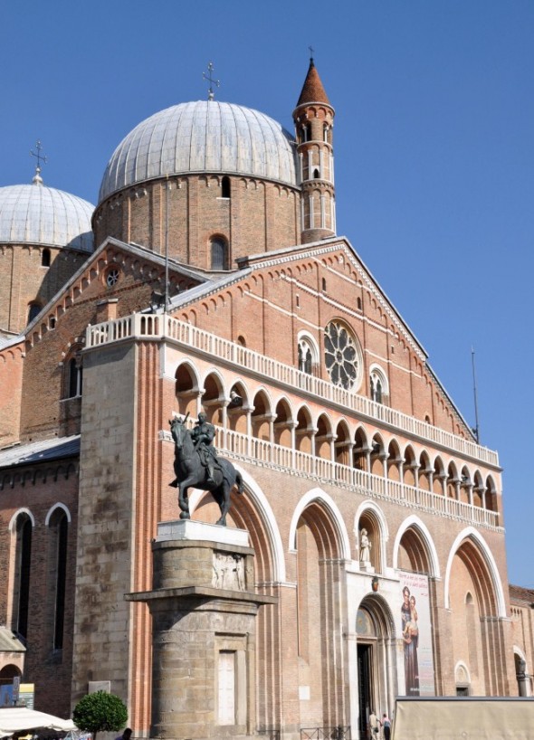 BASILICA DE SAN ANTONIO DE PADUA