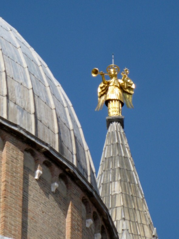 BASILICA DE SAN ANTONIO DE PADUA