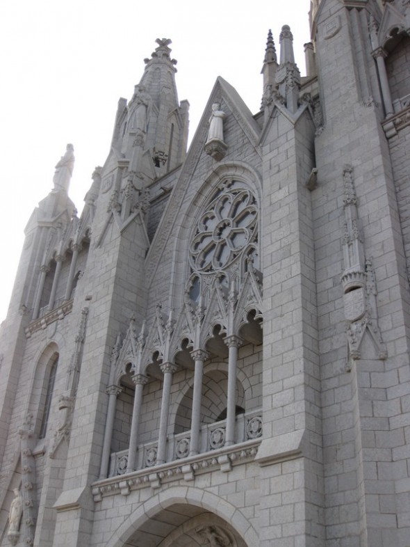 TEMPLO EXPIATORIO DEL SAGRADO CORAZON 