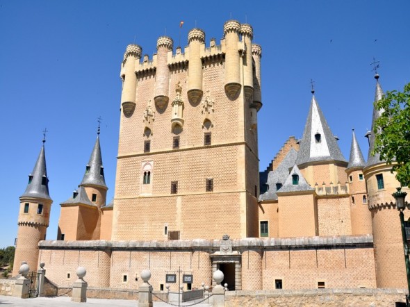 ALCAZAR 