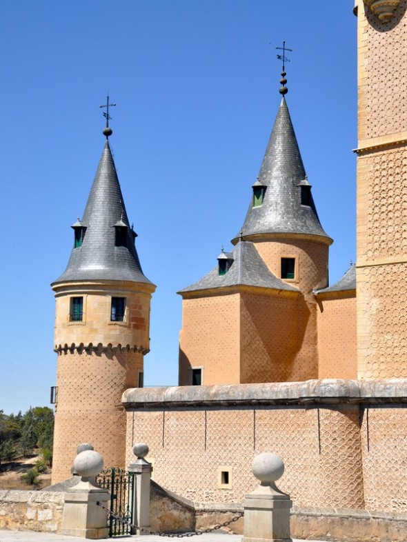 ALCAZAR 