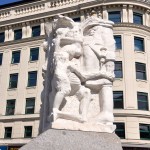 MONUMENTO CONTRA LA GUERRA Y EL FASCISMO