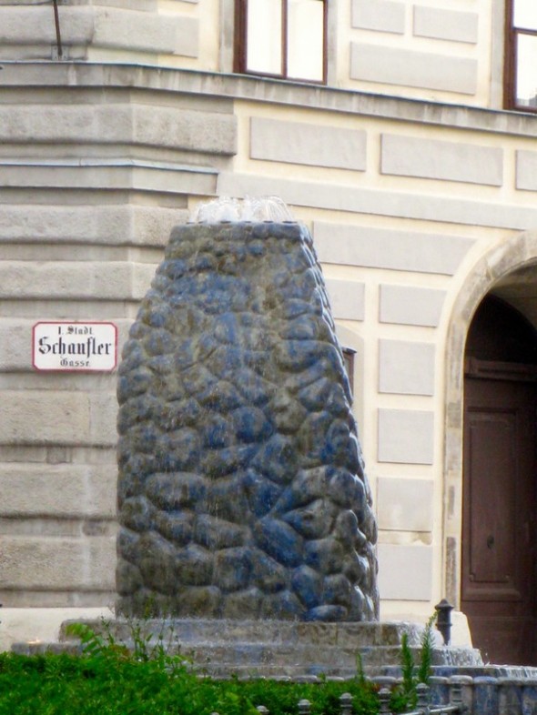 MONUMENTO AL LAPISLAZULI