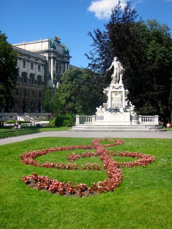 ESTATUA DE MOZART