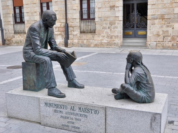 ESCULTURA AL MAESTRO