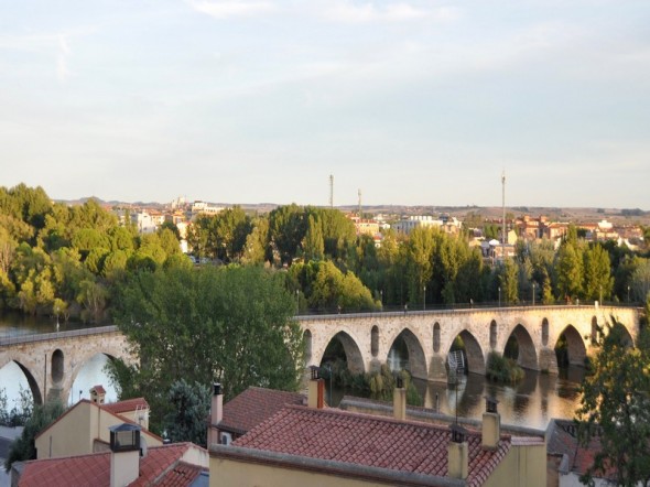 PUENTE DE PIEDRA